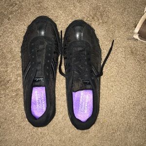 Skechers relaxed fit memory foam shoes